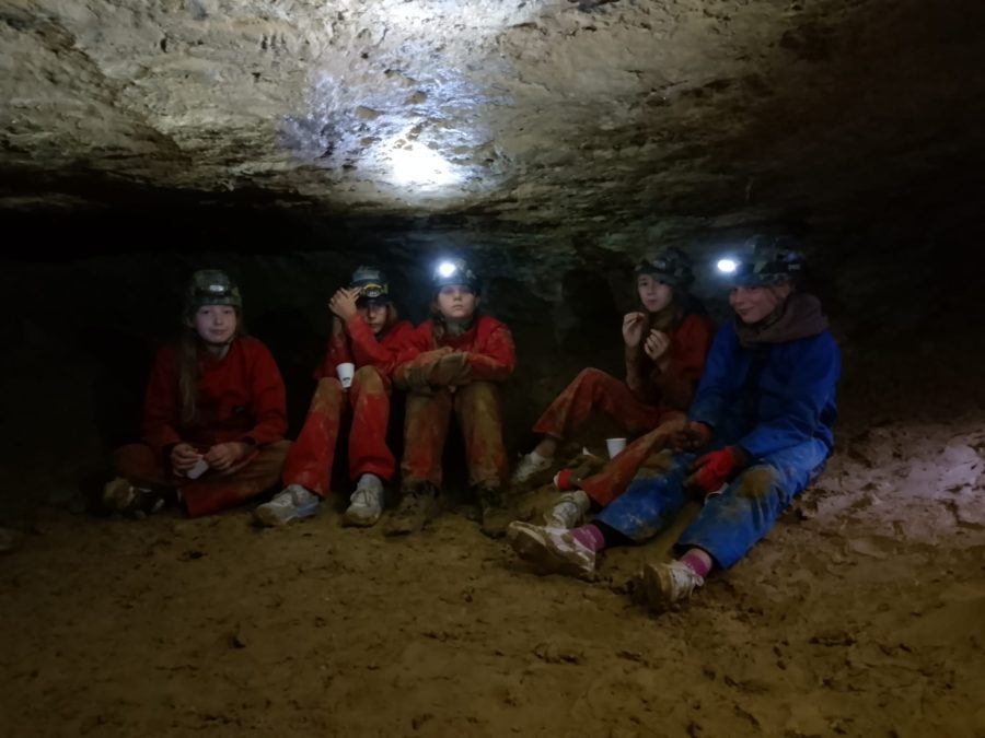 Photo de groupe dans la cavité
